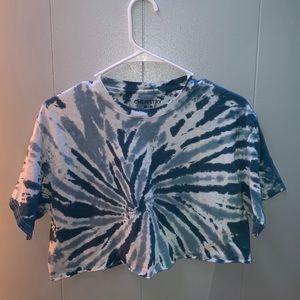 women’s cropped basic tee